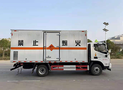 友好爆破器材运输车